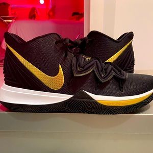 Kyrie 5